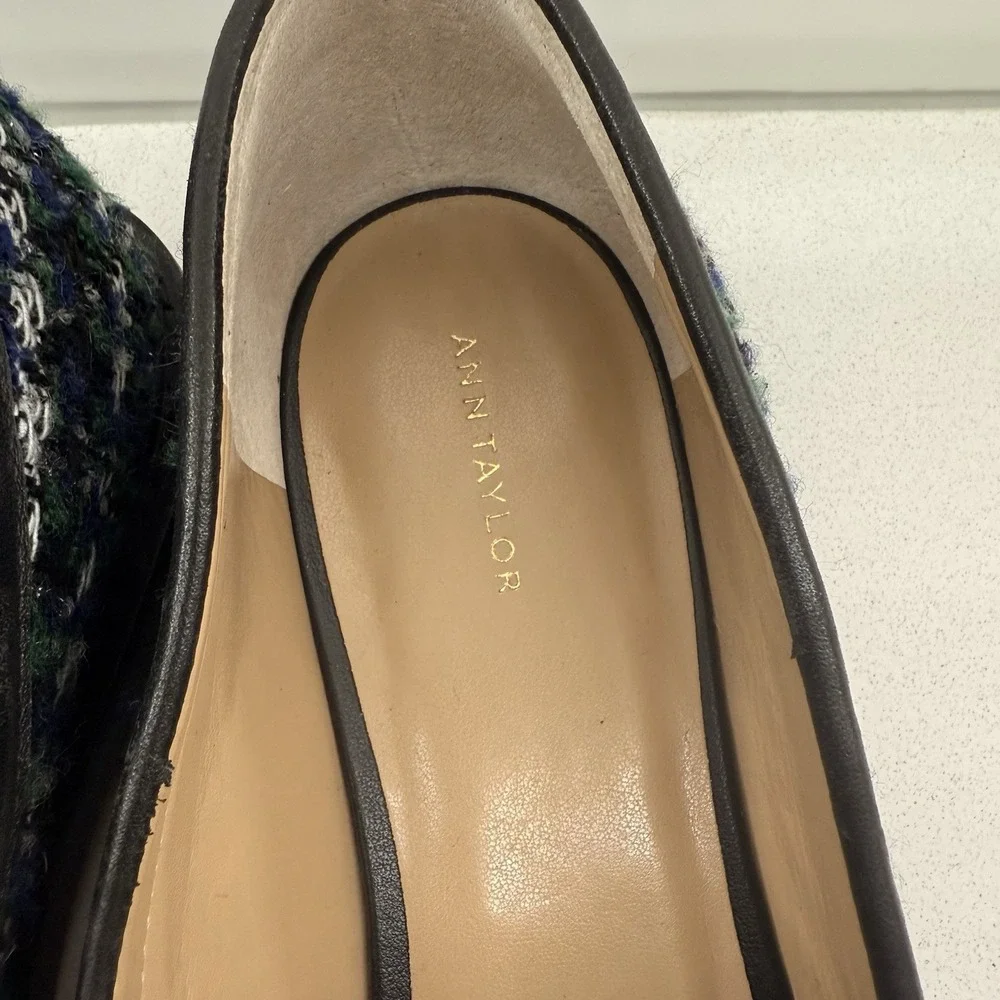 Stylish Women’s Ann Taylor Navy Black Tweed Tassel Loafers, EUC, Size 9